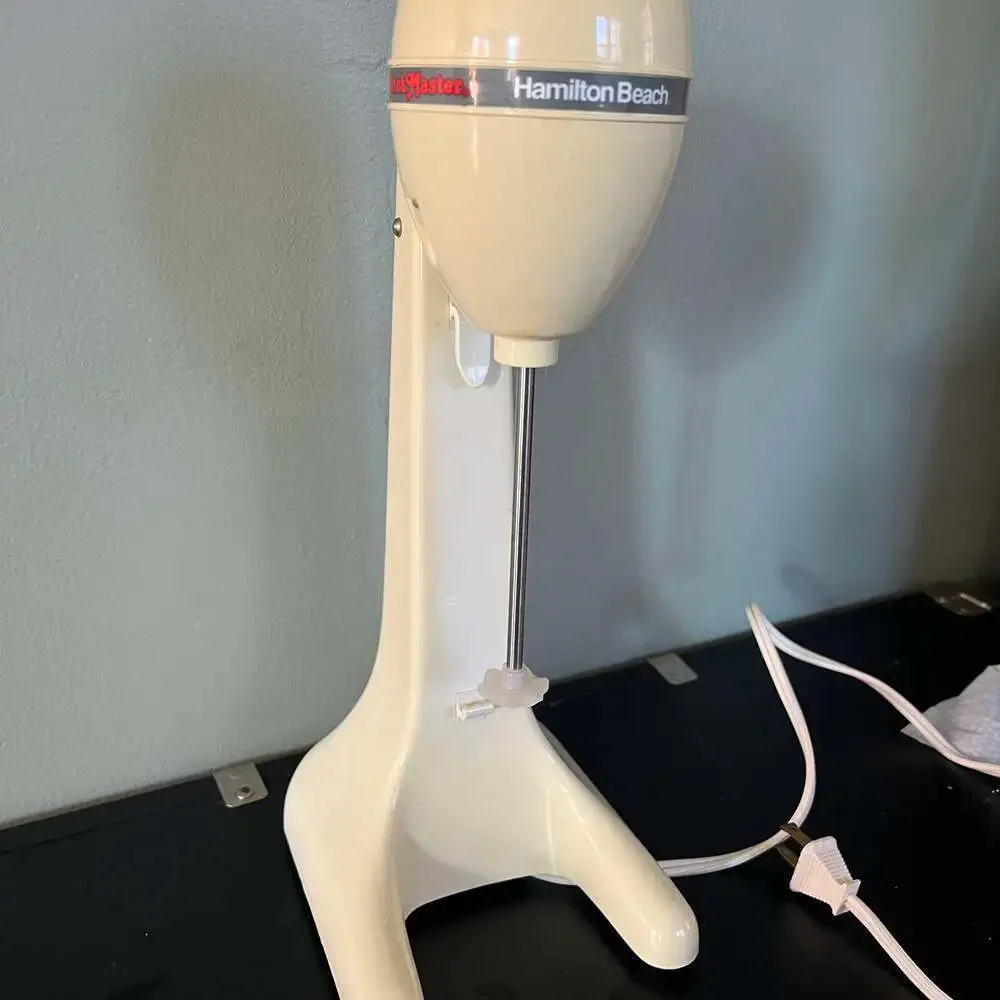Vintage Hamilton Beach Scovill Drink Master Milkshake Mixer Model 727 Alumni